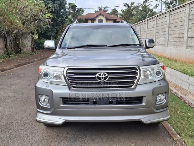 Toyota Land Cruiser 4.6 V8 ZX 2015 Silver