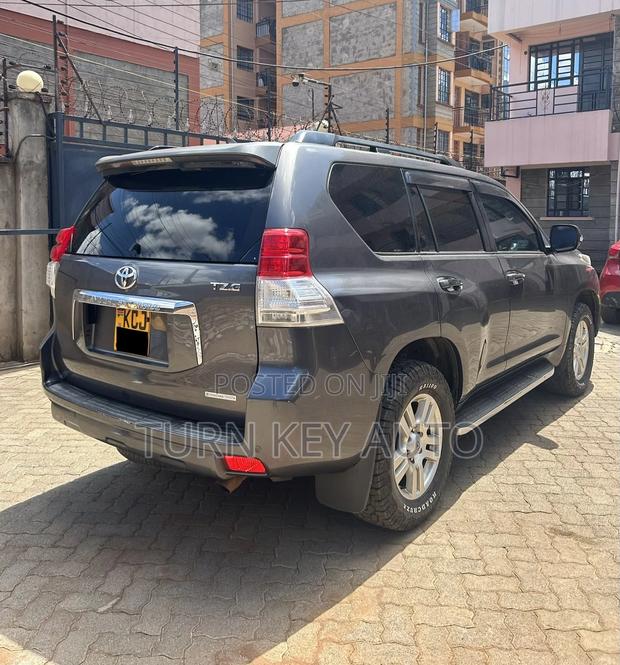 Toyota Land Cruiser Prado 4.0 Petrol TZ-G 2009 Gray