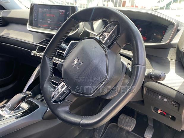 Peugeot 2008 2019 Orange