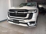 Toyota Land Cruiser LC300 2023 White for sale
