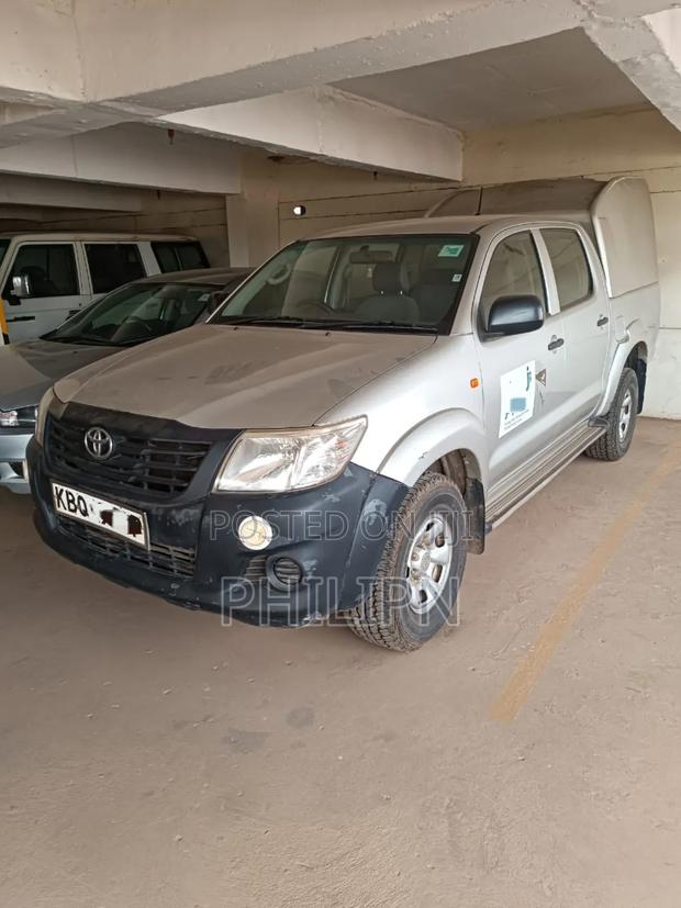 Toyota Hilux 2011 Silver