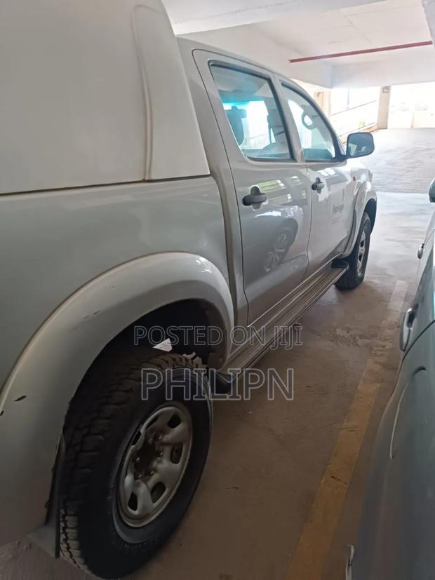 Toyota Hilux 2011 Silver
