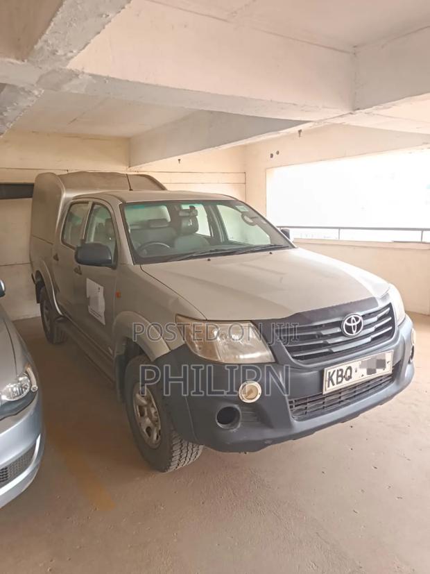 Toyota Hilux 2011 Silver