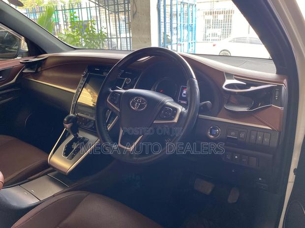Toyota Harrier 2018 White