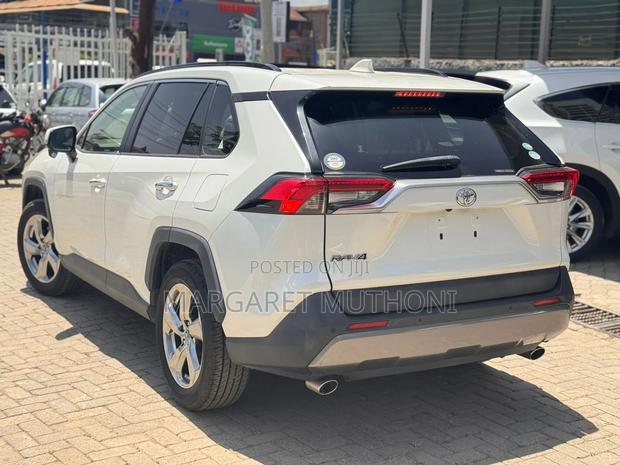 Toyota RAV4 2019 White