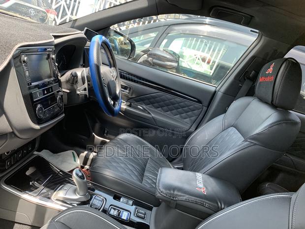 Mitsubishi Outlander 2.4 PHEV AWD 2018 Pearl
