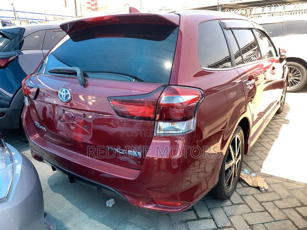 Toyota Corolla Fielder 1.5 Hybrid FWD 2018 Red