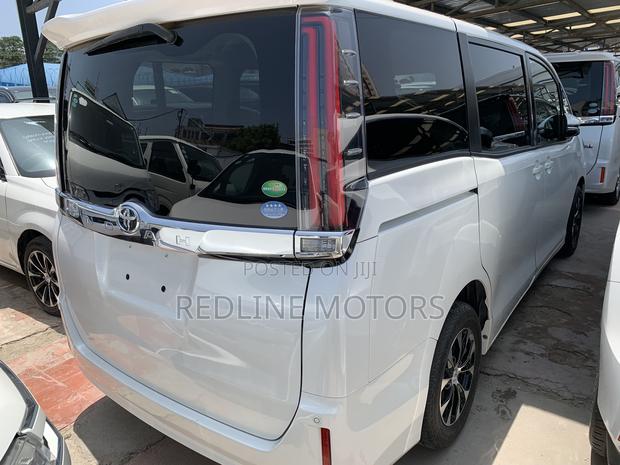 Toyota Noah 2.0 FWD (7 Seater) 2018 White