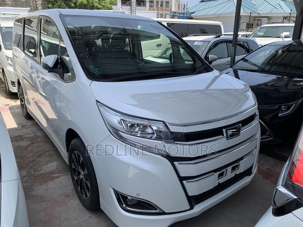 Toyota Noah 2.0 FWD (7 Seater) 2018 White