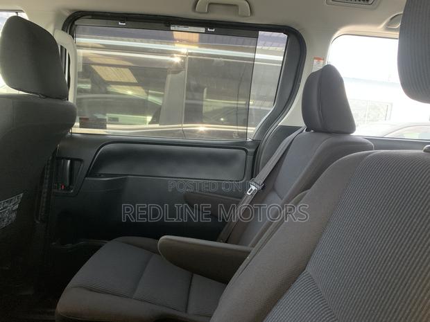 Toyota Noah 1.8 FWD Hybrid (7 seater) 2018 Pearl