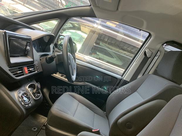 Toyota Noah 1.8 FWD Hybrid (7 seater) 2018 Pearl
