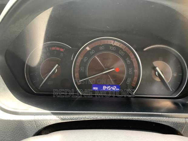 Toyota Esquire 2.0 AWD (7 seater) 2018 White