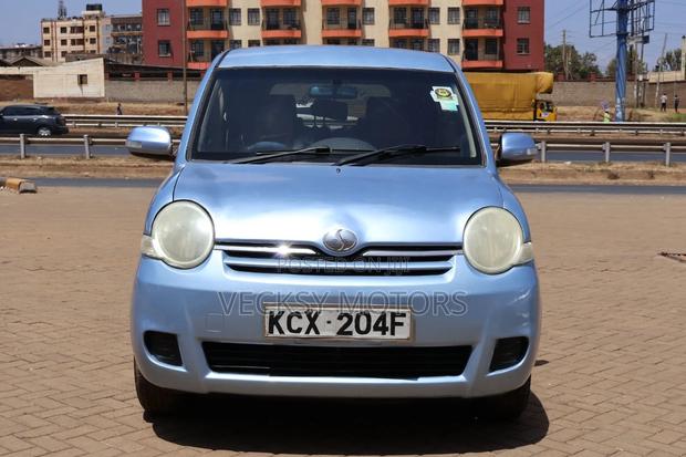 Toyota Sienta 1.5 FWD 2012 Blue