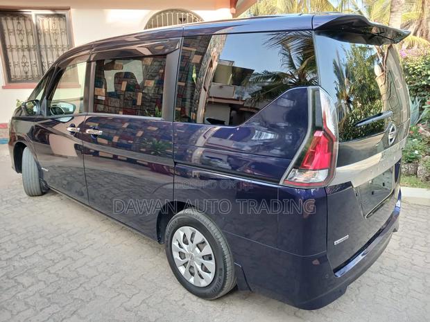 Nissan Serena 2019 Blue
