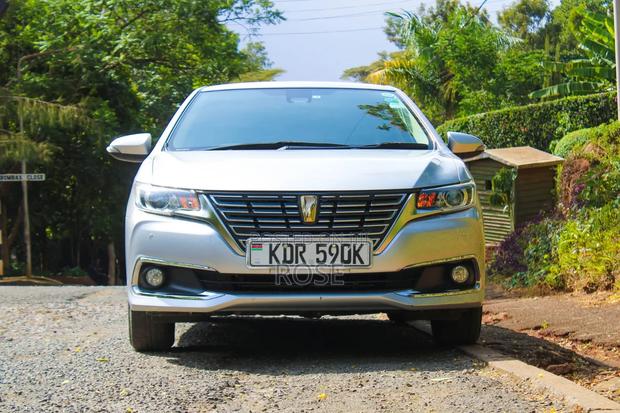 Toyota Premio 2017 Silver