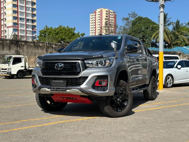 Toyota Hilux Revo Double Cab Deisel 2.4 AWD 2019 Silver