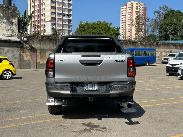 Toyota Hilux Revo Double Cab Deisel 2.4 AWD 2019 Silver