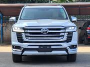 New Toyota Land Cruiser LC300 2023 White for sale