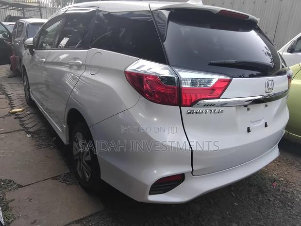 Honda Fit Shuttle 1.5 Hybrid 4WD 2019 White