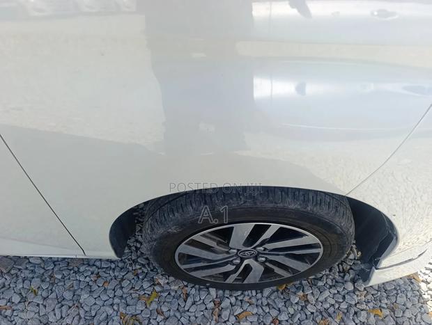 Toyota Roomy 2019 White