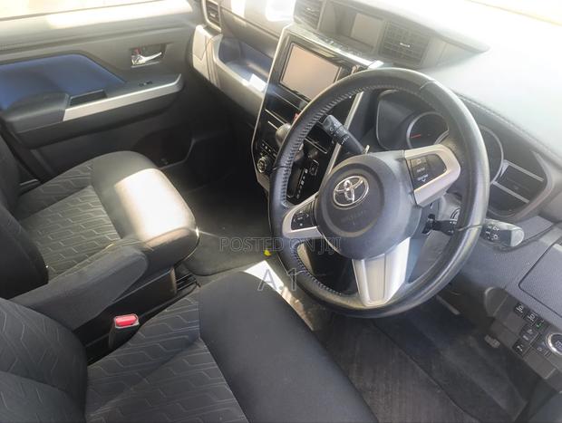 Toyota Roomy 2019 White