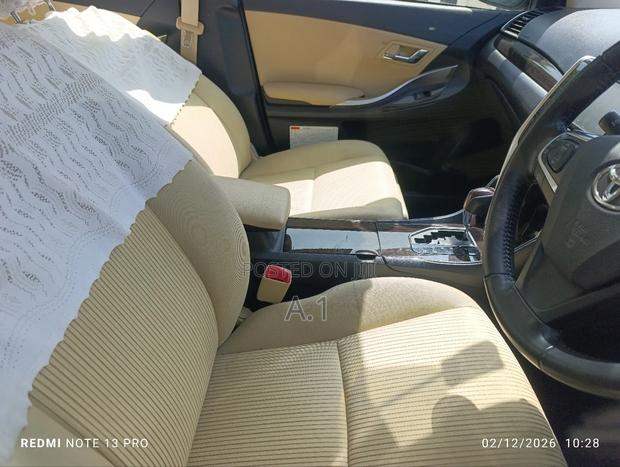 Toyota Premio 1.8 FWD 2019 Silver