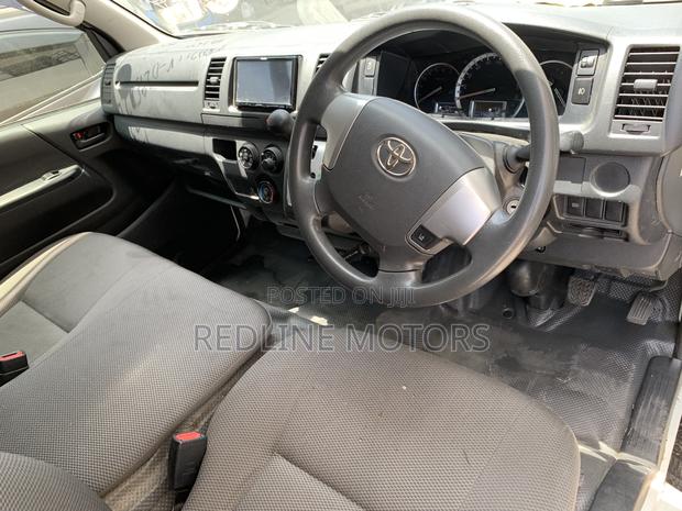 Toyota HiAce 2018 Pearl