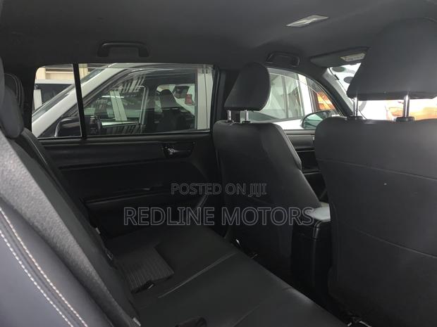 Toyota Corolla Fielder 1.5 Hybrid FWD 2018 Black