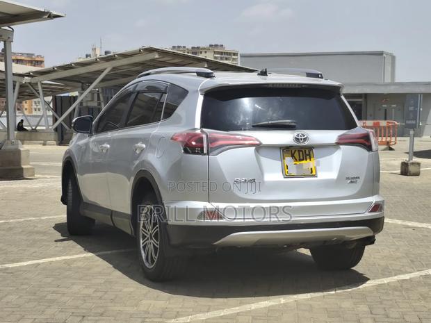 Toyota RAV4 2016 Silver