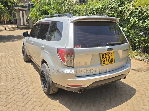 Subaru Forester 2011 Silver