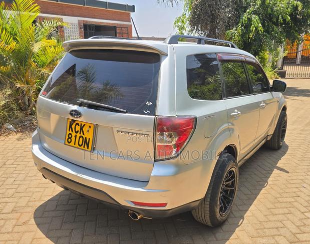 Subaru Forester 2011 Silver