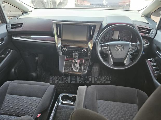 Toyota Alphard 2.5 Petrol FWD 2018 Black