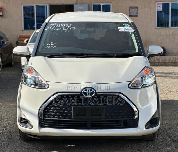 Toyota Sienta 2020 White