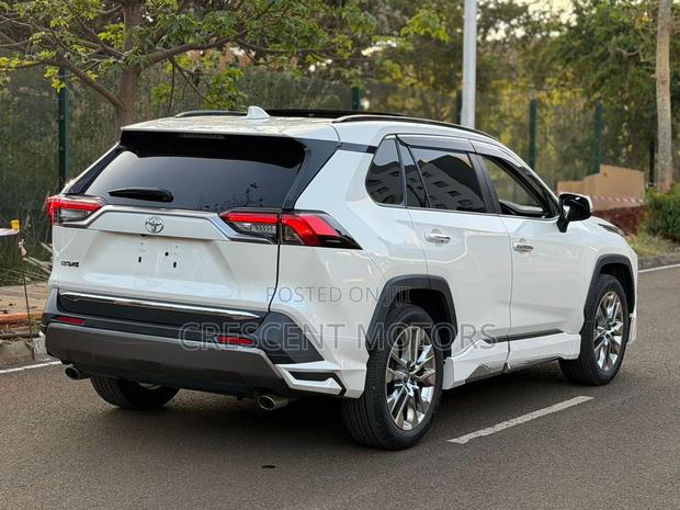 Toyota RAV4 2020 Pearl