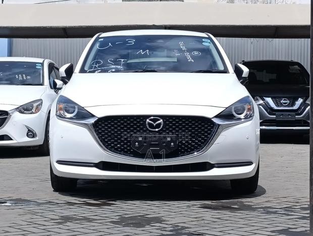 Mazda 2 2019 White