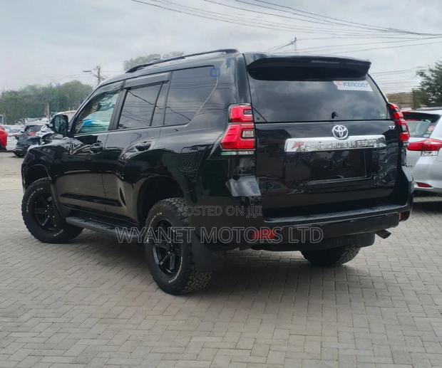 Toyota Land Cruiser Prado 2.8 2019 Black