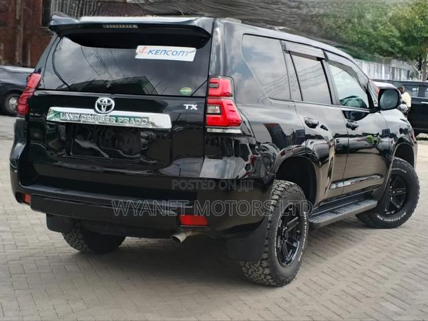 Toyota Land Cruiser Prado 2.8 2019 Black