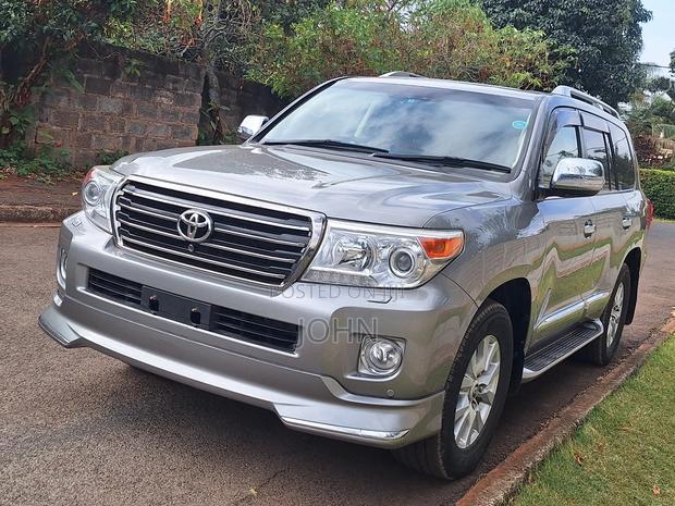 Toyota Land Cruiser 4.6 V8 ZX 2015 Gold