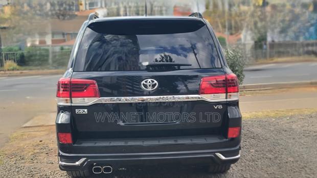 Toyota Land Cruiser 4.6 V8 ZX 2019 Black