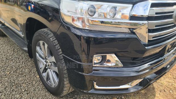 Toyota Land Cruiser 4.6 V8 ZX 2019 Black