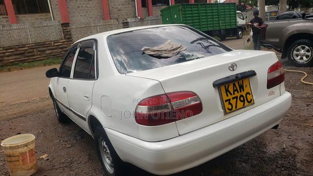 Toyota Corolla II 1999 White