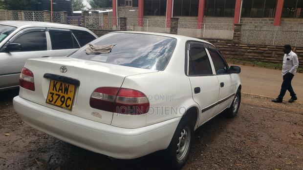 Toyota Corolla II 1999 White