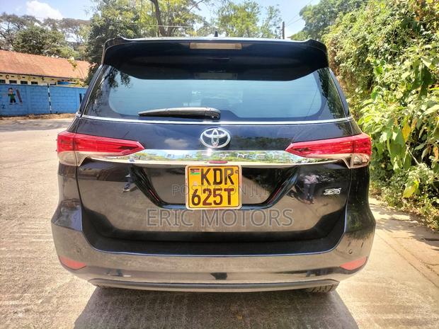 Toyota Fortuner 2019 Black
