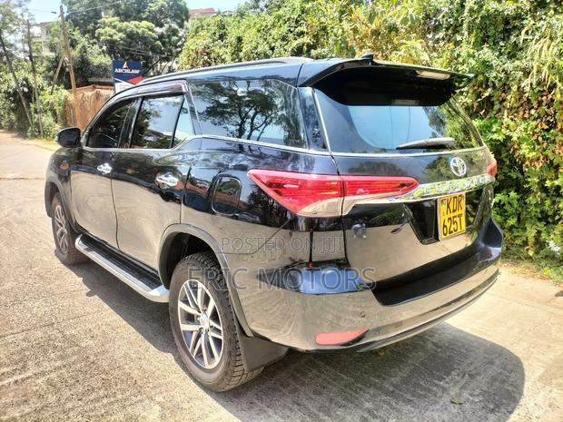 Toyota Fortuner 2019 Black