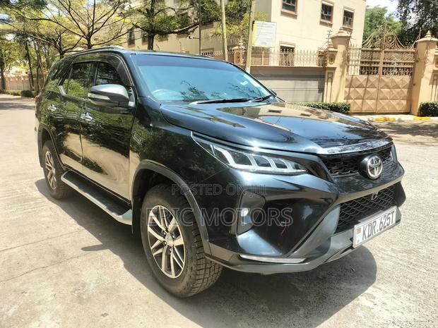 Toyota Fortuner 2019 Black