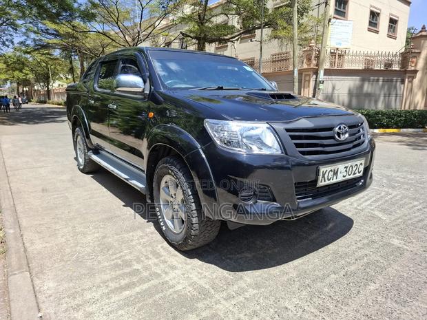 Toyota Hilux 2010 Matt Black