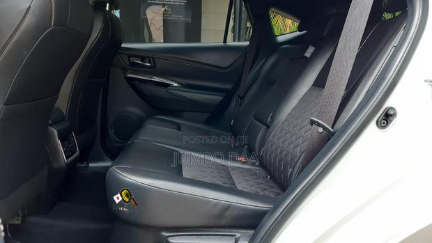 Toyota Harrier 2.0 4WD 2018 White