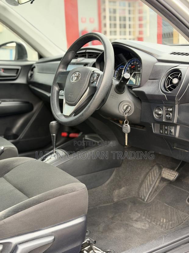 Toyota Axio 1.5 Hybrid 2WD 2019 Silver