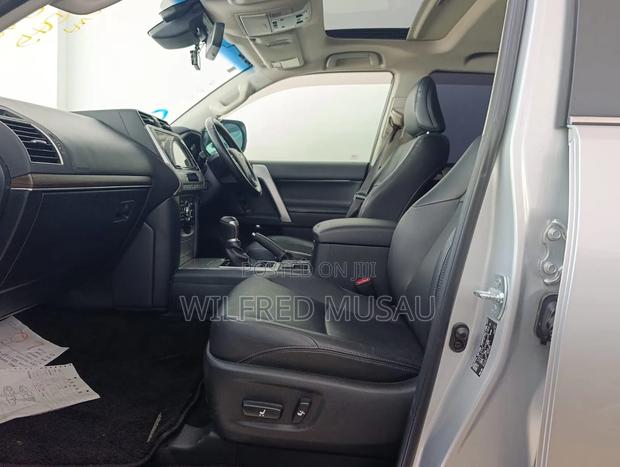 Toyota Land Cruiser Prado 2.8 2020 Silver