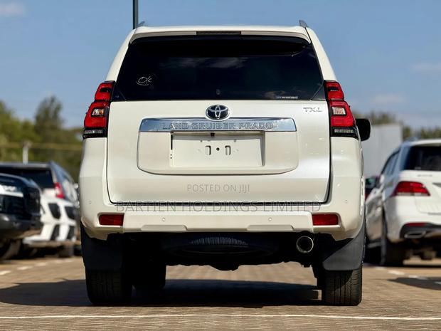 Toyota Land Cruiser Prado 2.8 2020 White